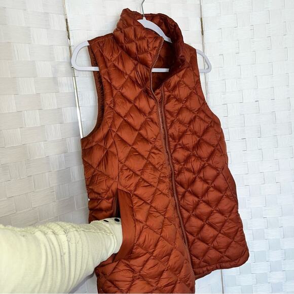 Athleta Quilted Vest In Warm Rust Women’s Size Small - Picture 3 of 11